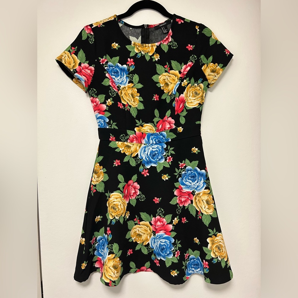 Black dress with pink/yellow/blue flowers. Preppy dress. Forever 21 size small